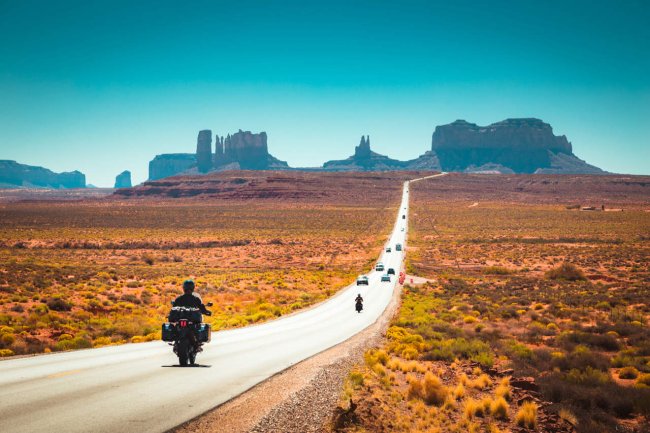 "Explorando la Ruta 66: Un Viaje por la Historia y las Curiosidades de la Carretera más Emblemática de Estados Unidos