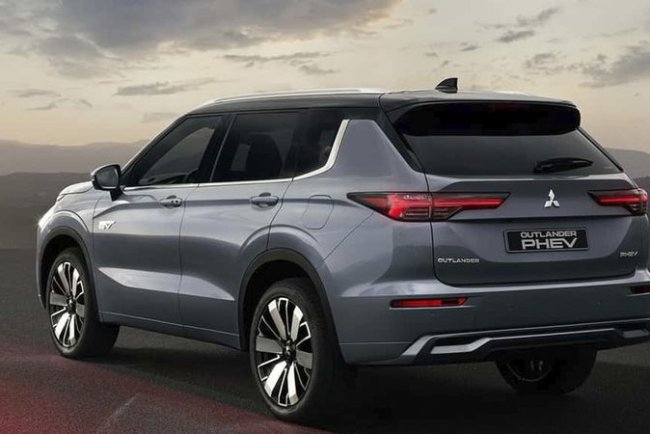 Híbridos Enchufables en 2025: ¿La Salvación o la Trampa Definitiva para las Marcas Automotrices?